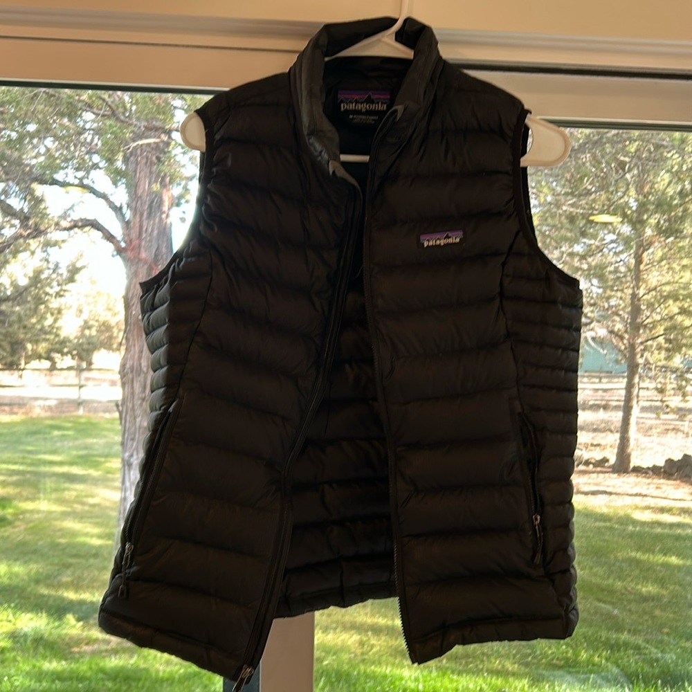 Patagonia women’s vest black Medium